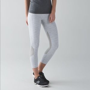 Lululemon pace rival crop 6